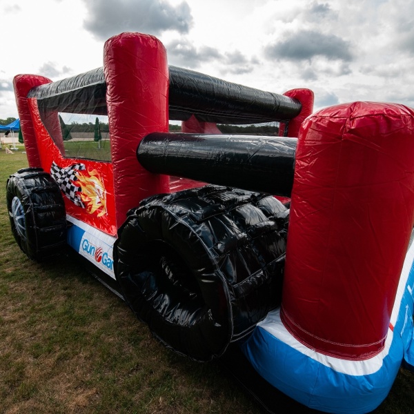 Gonflable Monster Truck - château gonflable et piscine à balles sèche