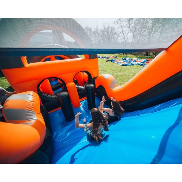 Parcours d'obstacles gonflable CrashKader Long - 30 m