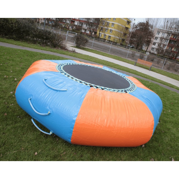 Trampoline - parcs aquatiques gonflables