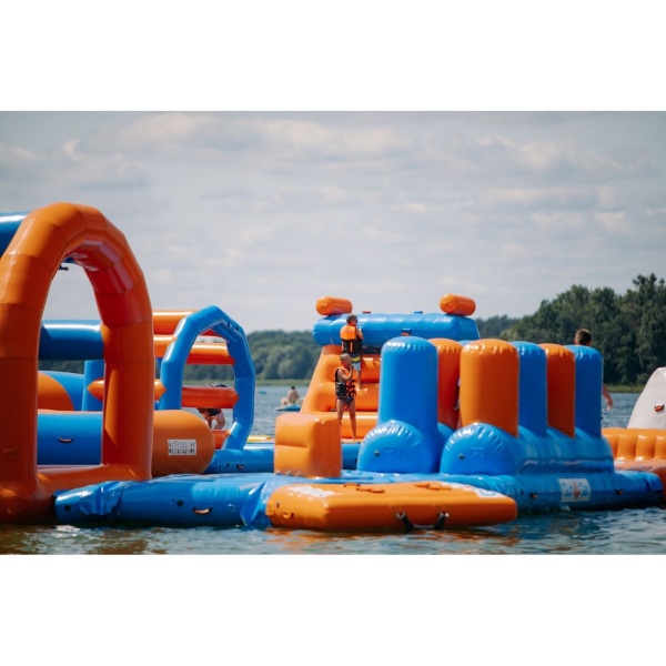 Parc aquatique gonflable Theta (48 x 25 m)
