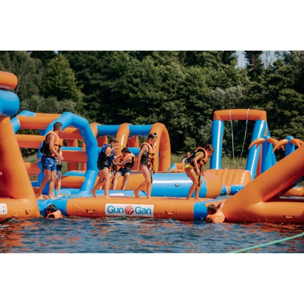 Parc aquatique gonflable Jota (24 x 27 m)